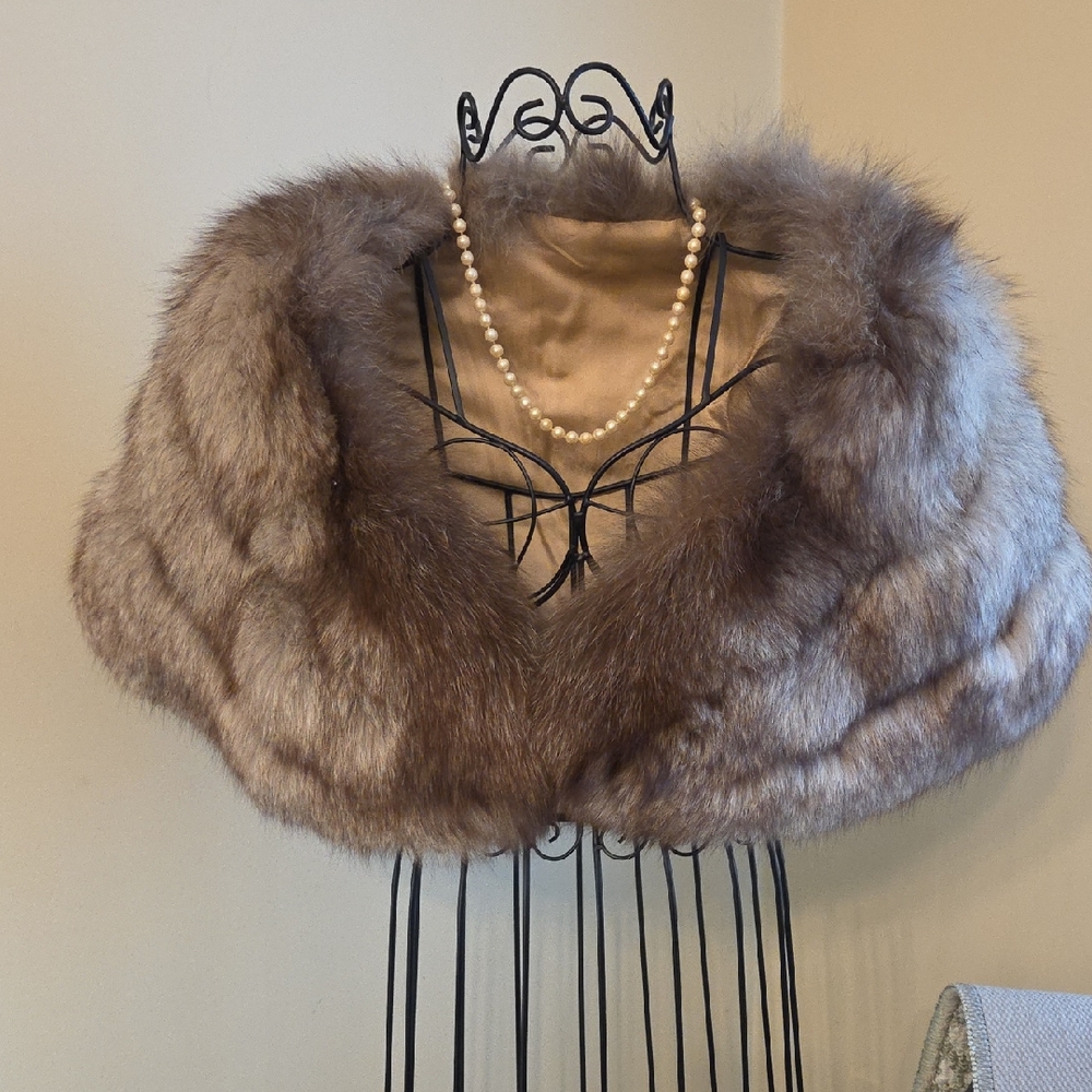 1960 Fox Stole with Clasp
